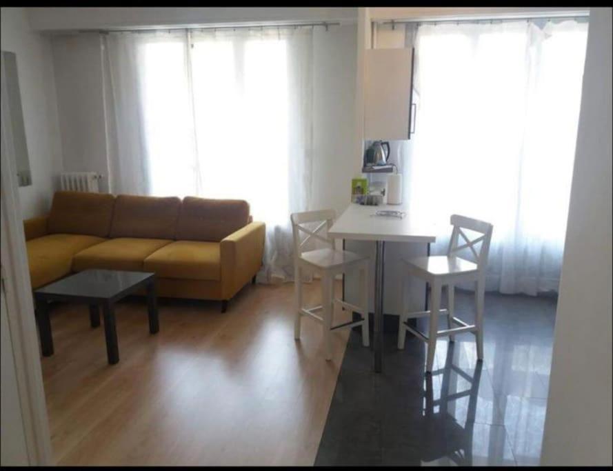 Appartamento En Plein Coeur De Nizza
